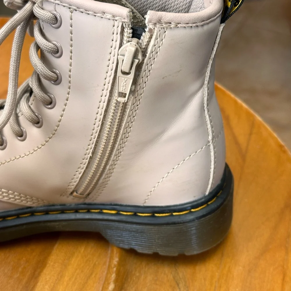 Dr. Martens NWB Kids Size 13 the Romario in‎ vintage taupe boots